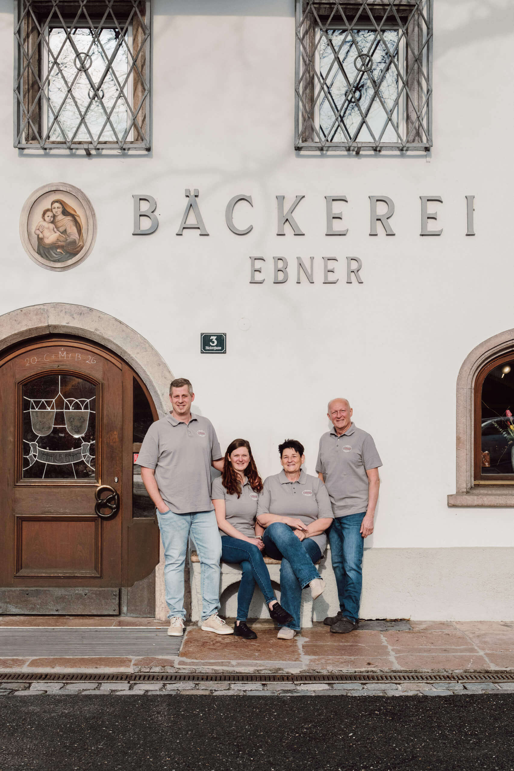 Familie Ebner über Generationen hinweg in der traditionsreichen Bäckerei in Anif